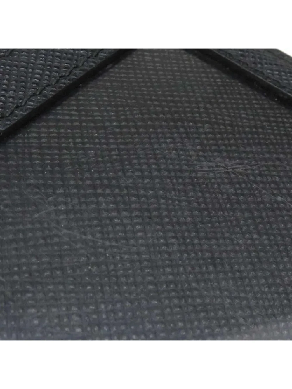 Prada item status